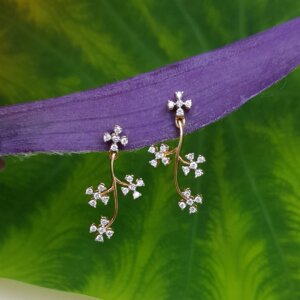 Diamond floral Earrings in 18K Gold, Giri Collections