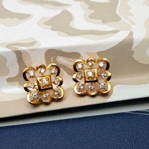 Diamond Ear Studs in 18K Rose Gold, Giri Collections