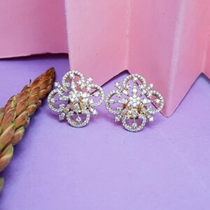 Big Floral Diamond Ear Studs in 18K Gold, Giri Collections