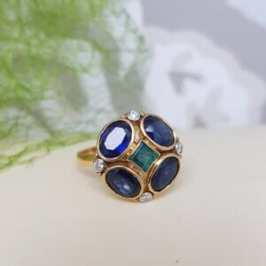 Emerald, Sapphire and Diamond Ring in 18K Gold, Giri Collections