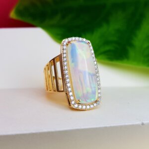 Firing Opal and Diamond Cocktail Ring in 18K Gold, Giri Collections