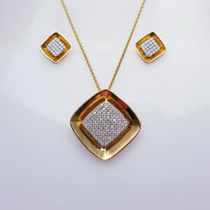 Clustered Diamond Pendant Set in 18K Gold, Giri Collections